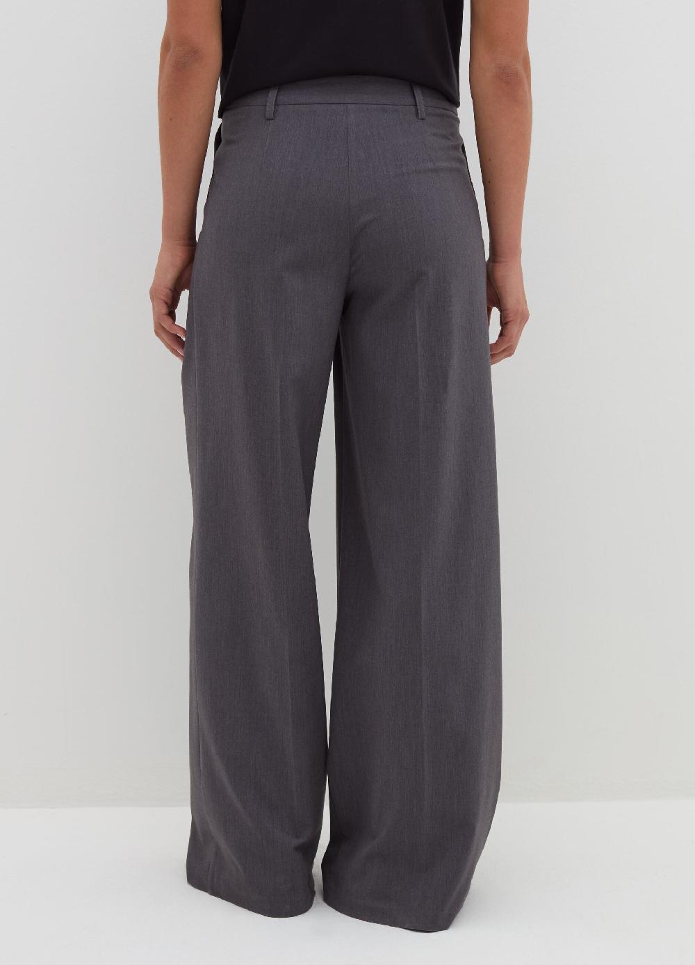 Stefanel Pantalone slouchy fit con pinces Spedizione Gratuita