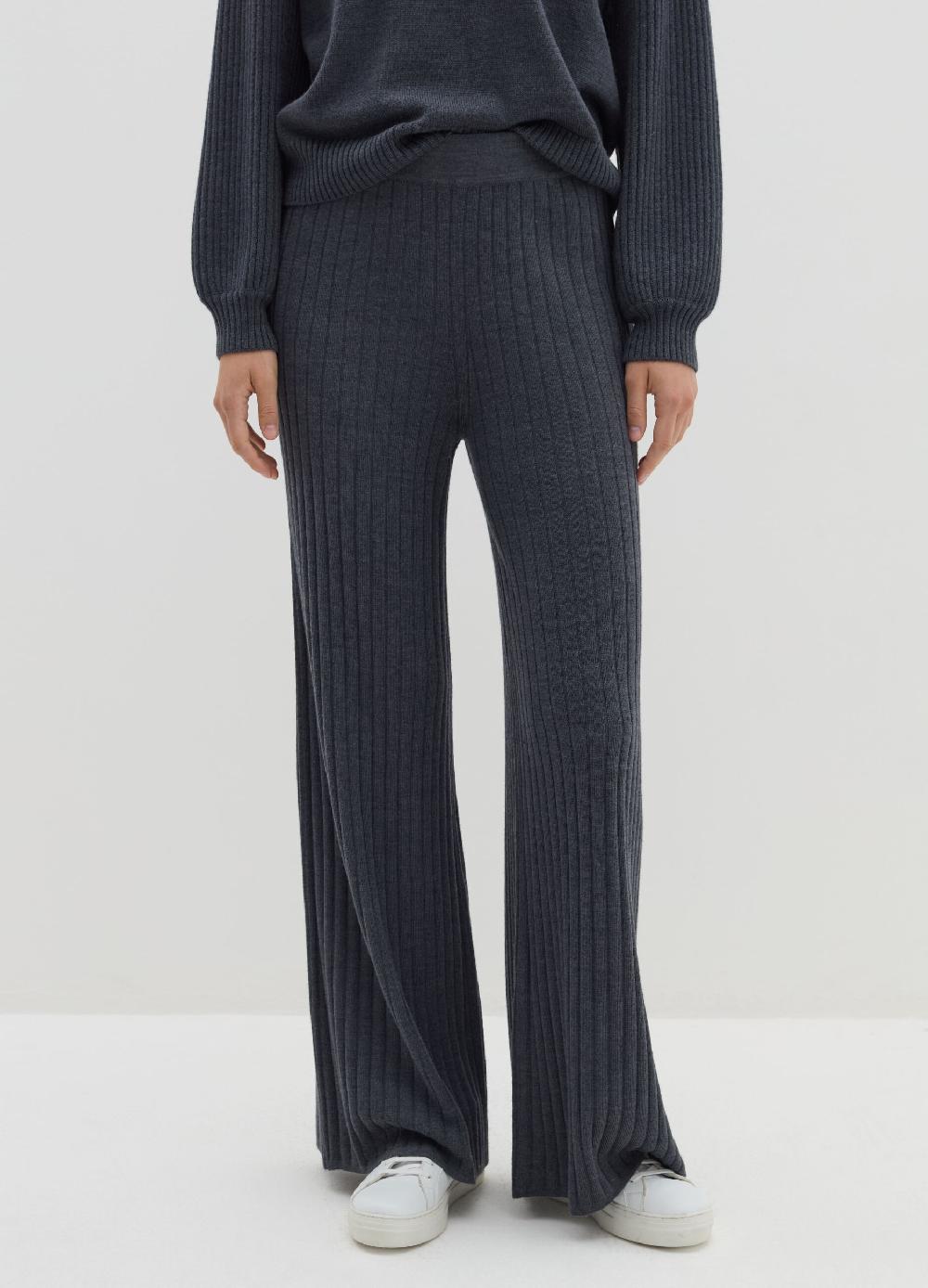 Stefanel Pantalone flare fit in maglia a coste Promozione Limitata