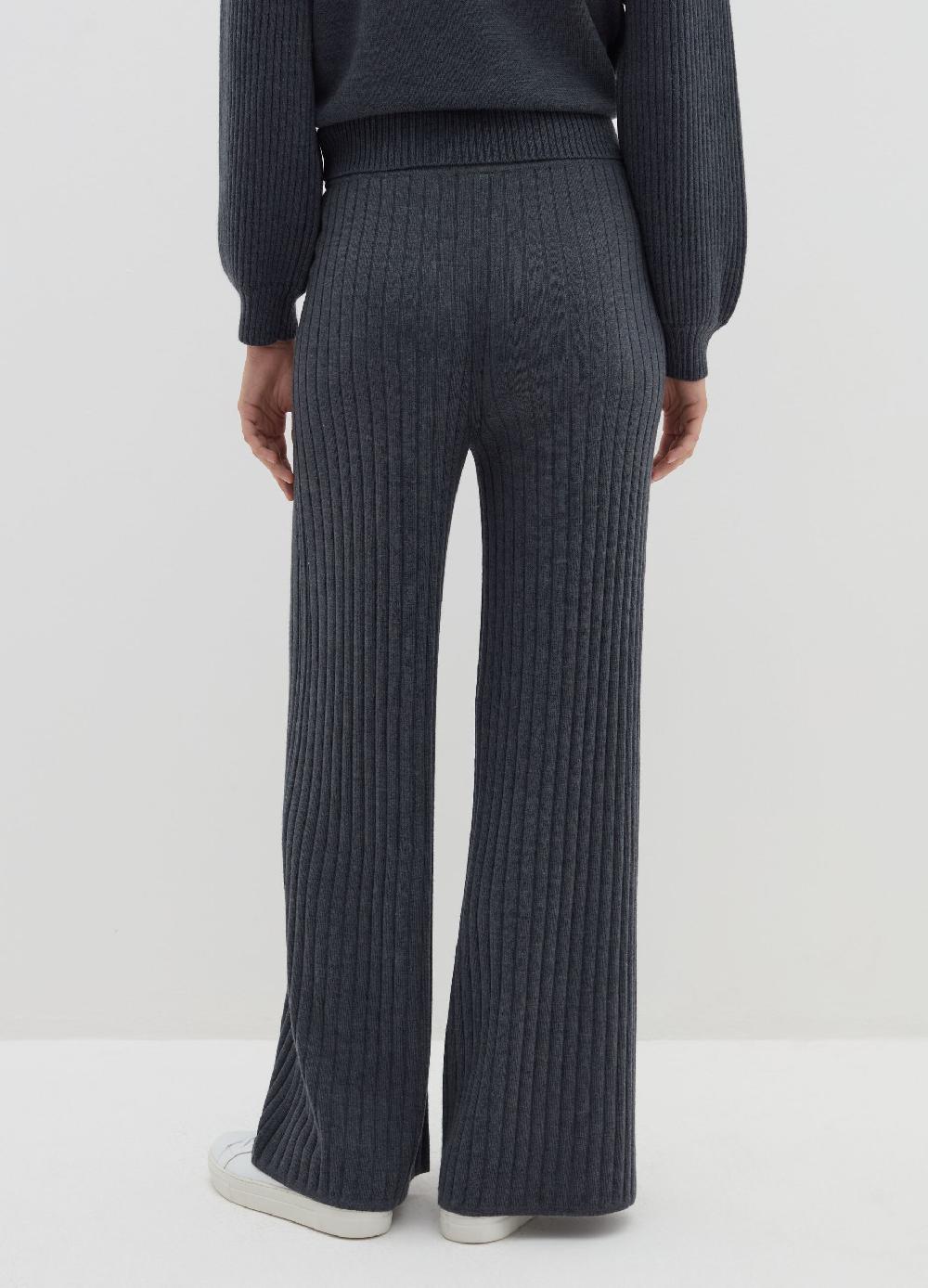 Stefanel Pantalone flare fit in maglia a coste Promozione Limitata