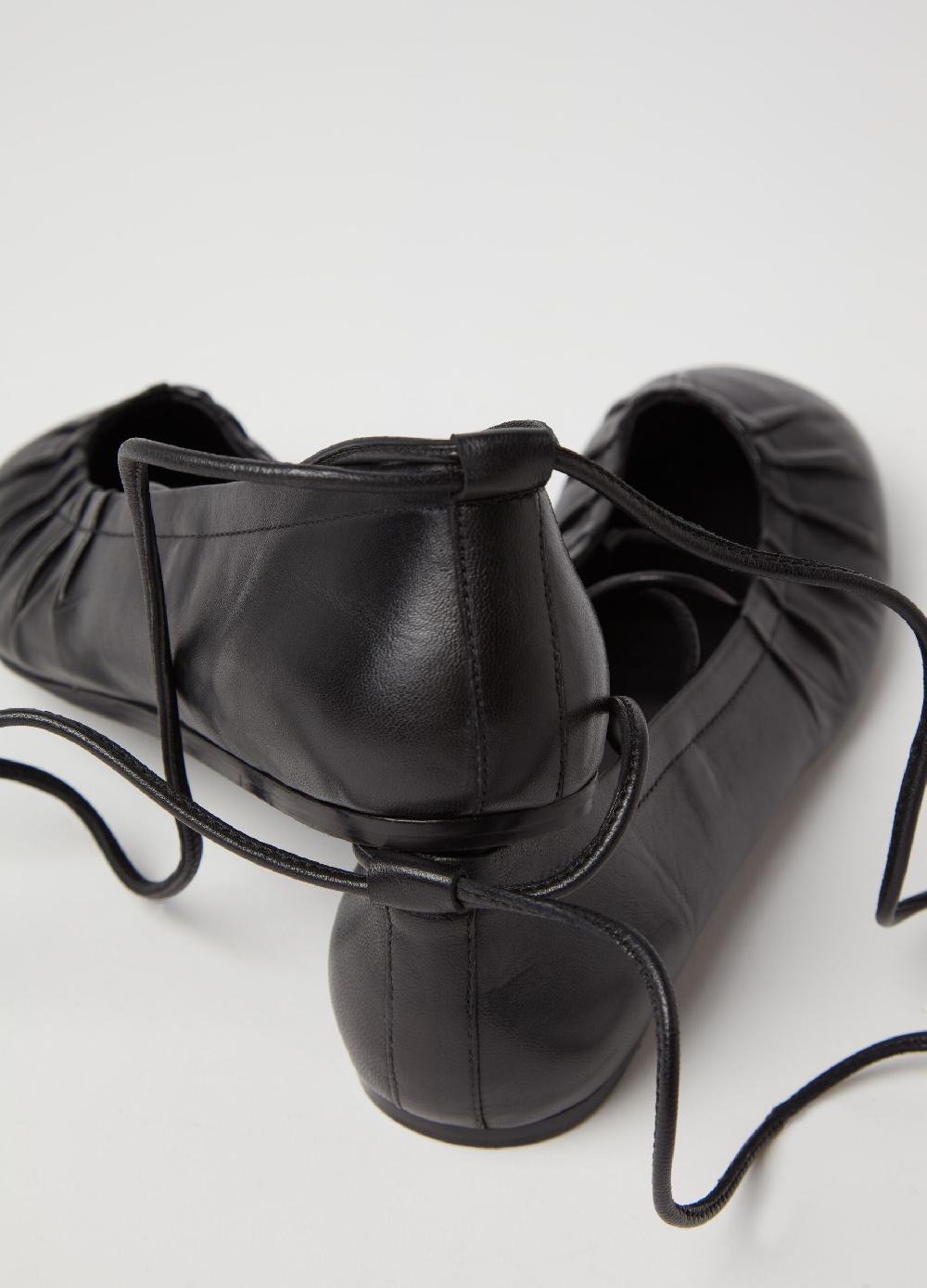 Stefanel Ballerina in pelle con laccetto Offerta