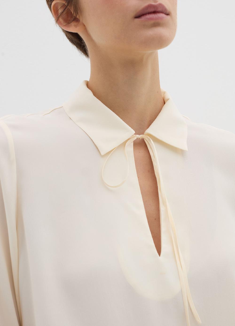 Stefanel Blusa in crêpe de chine con scollo a polo Qualità