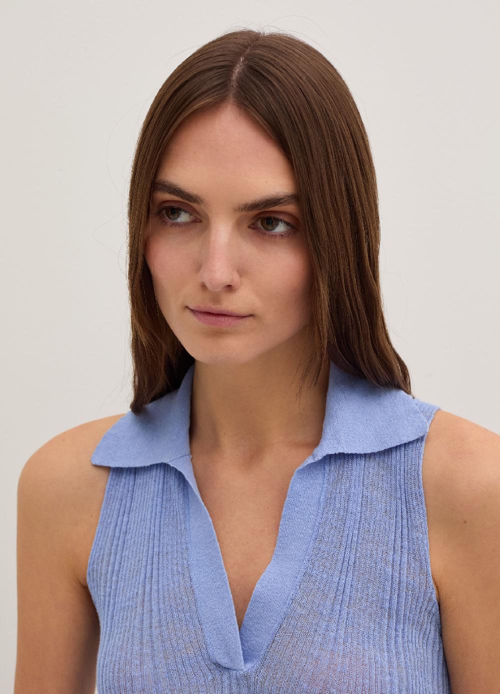 Stefanel Top smanicato a costine con scollo a polo In Vendita