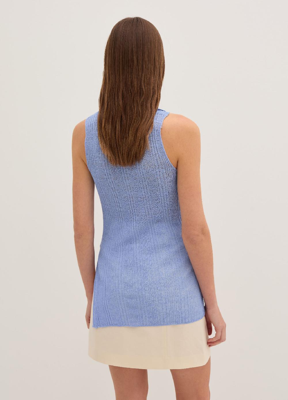 Stefanel Top smanicato a costine con scollo a polo In Vendita