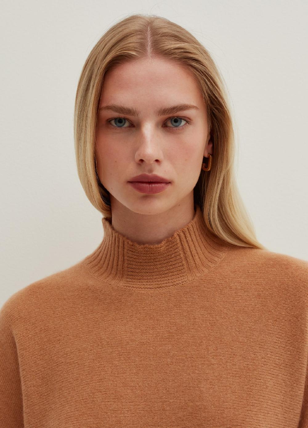 Stefanel Maglia in cashmere mock neck ACQUISTA ORA
