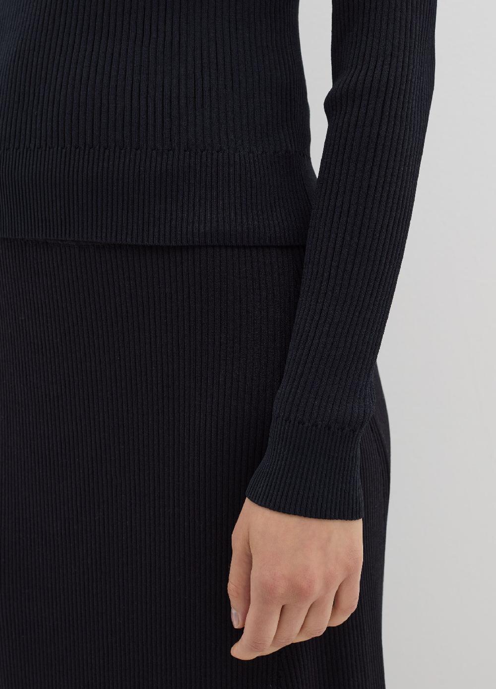 Stefanel Maglia a coste piatte mock neck Fino al 65% di sconto