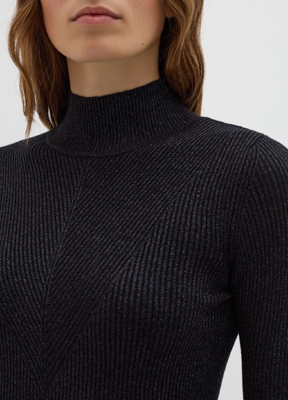 Stefanel T-shirt in lurex a costine con collo alto Latest fashion