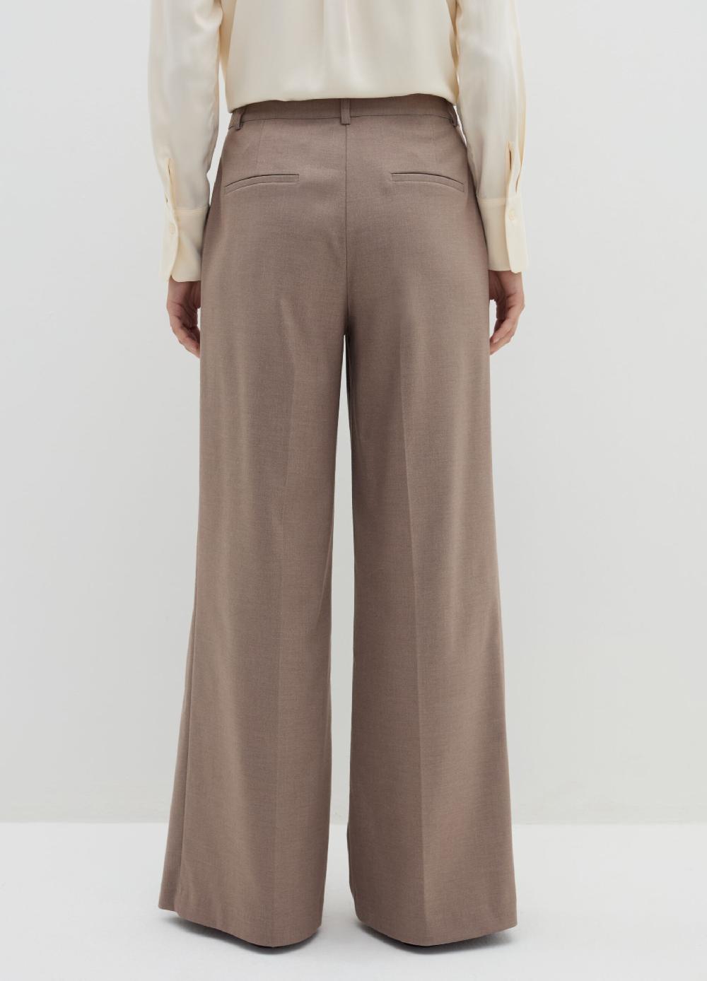 Stefanel Pantalone loose fit con pinces Liquidazione