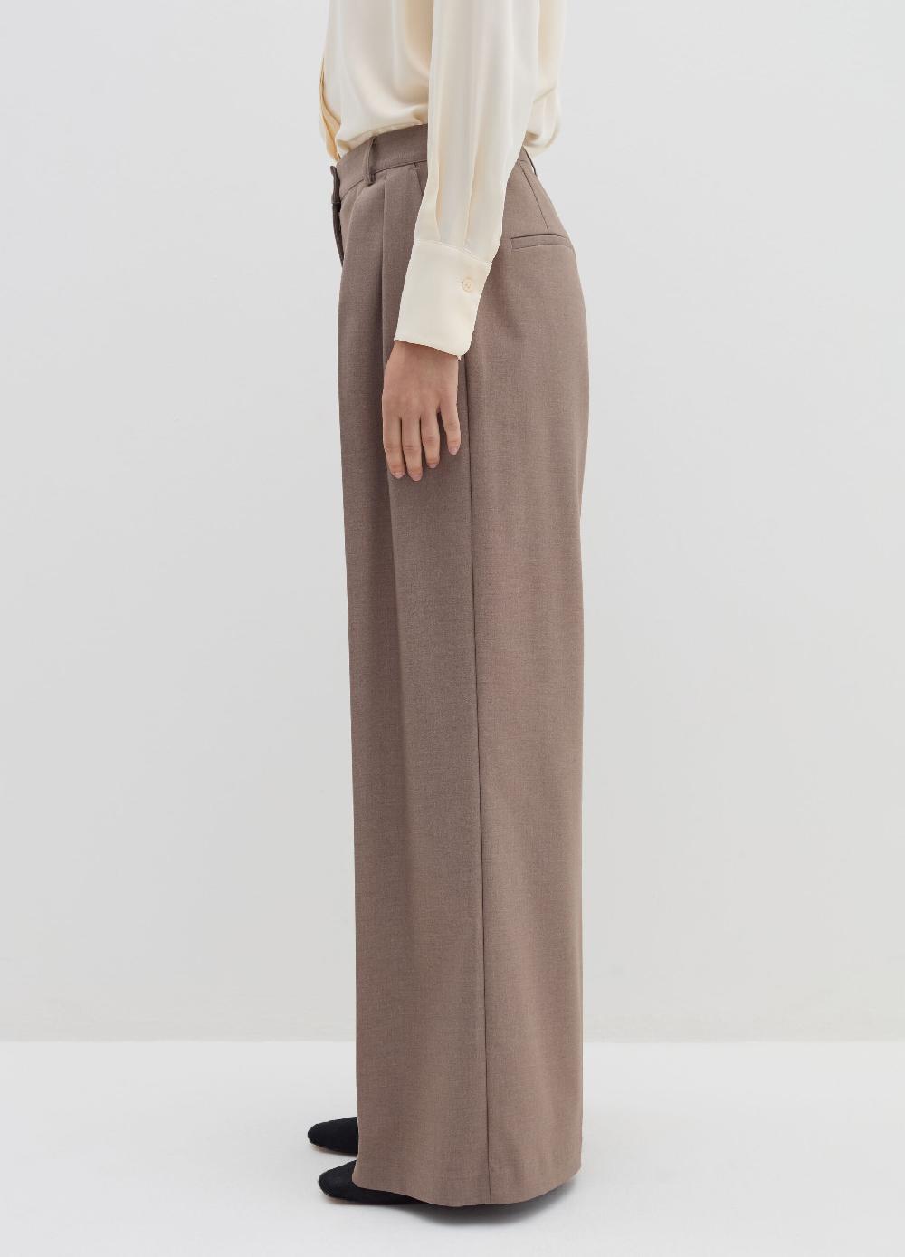 Stefanel Pantalone loose fit con pinces Liquidazione