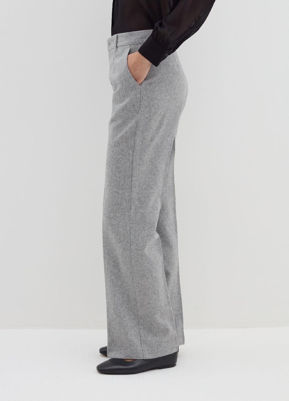 Stefanel Pantalone flare fit con pinces Super Saving Price