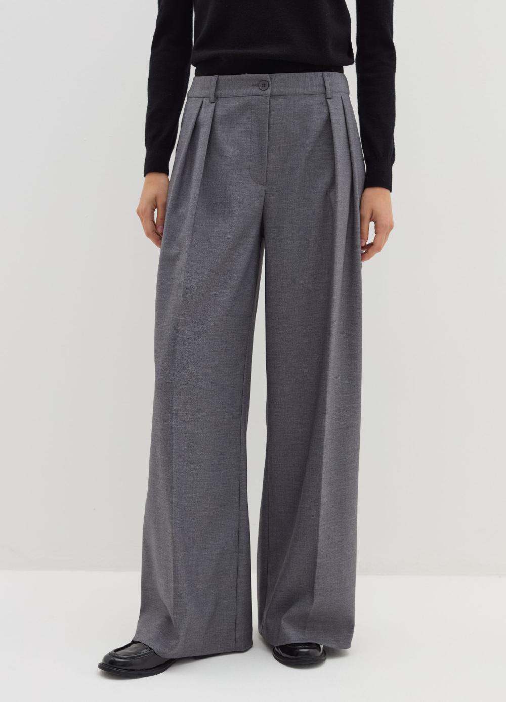 Stefanel Pantalone loose fit con pinces Ultimo giorno