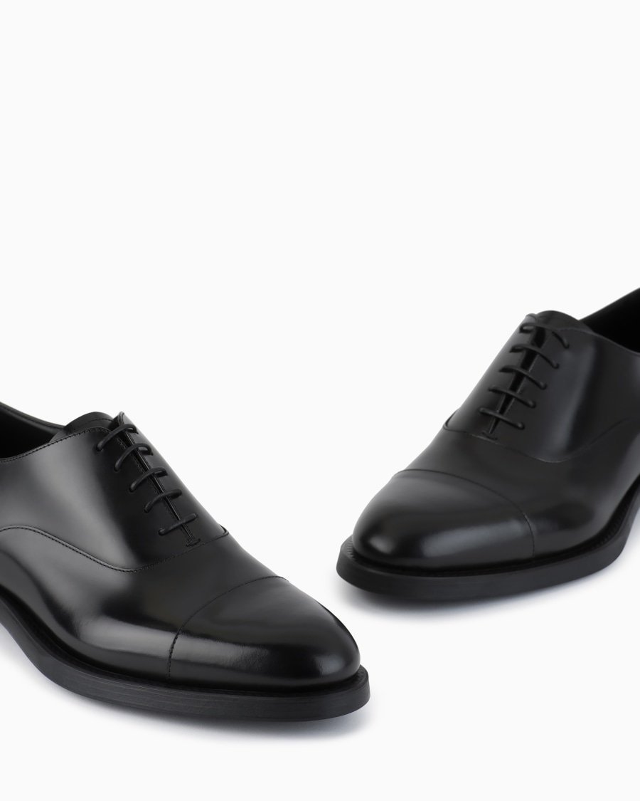 The world of armani OXFORD IN PELLE SFUMATA In Saldo