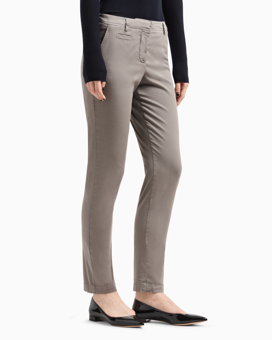 The world of armani PANTALONI CHINO IN COTONE STRETCH Saldi Di Fabbrica