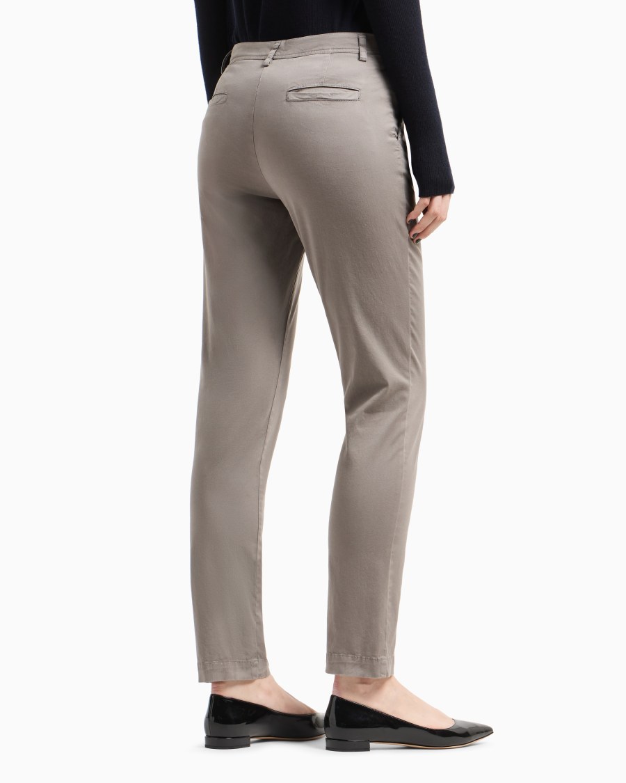 The world of armani PANTALONI CHINO IN COTONE STRETCH Saldi Di Fabbrica