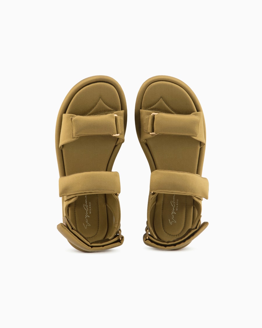 The world of armani SANDALI FLAT IN RASO IMBOTTITI Negozio