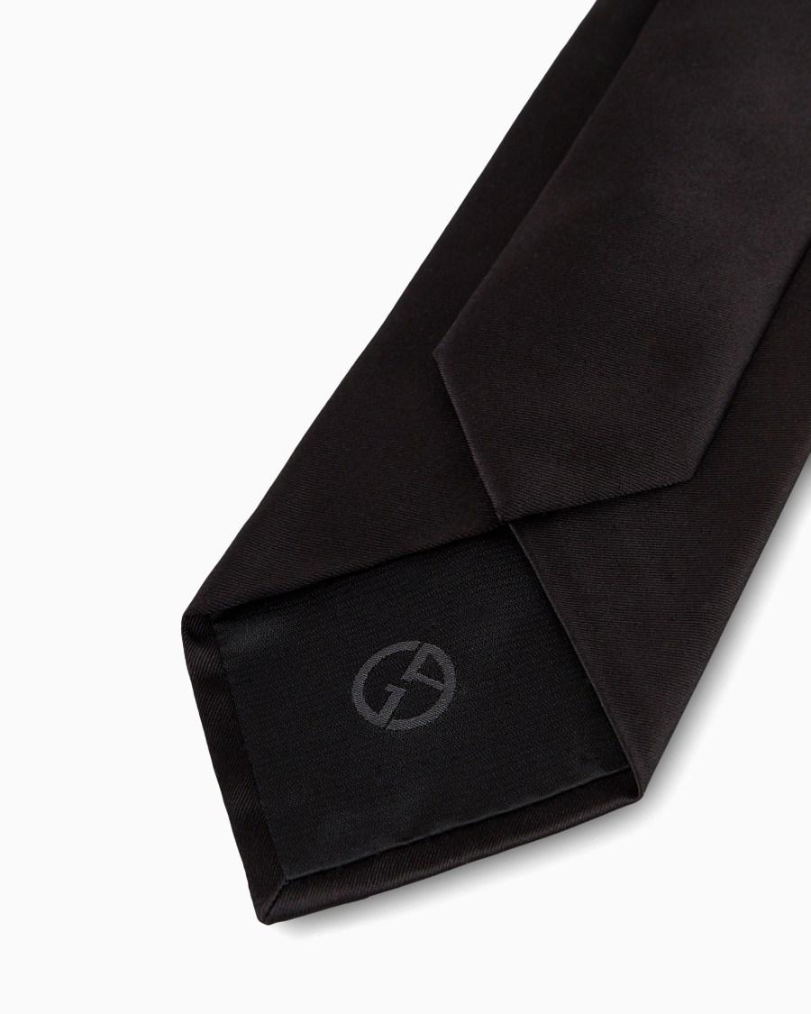 The world of armani CRAVATTA IN PURA SETA Offerta