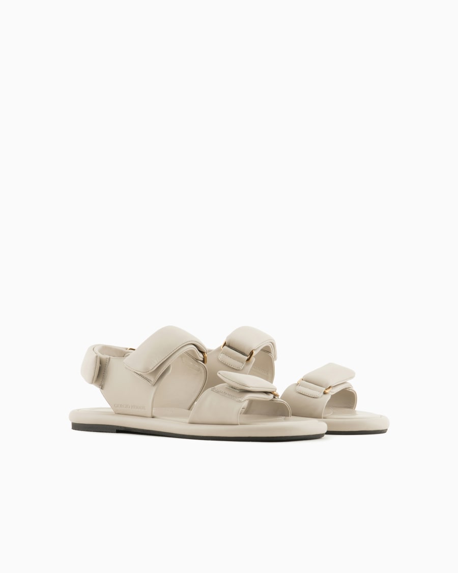 The world of armani SANDALI FLAT IN NAPPA IMBOTTITA Offerte esclusive