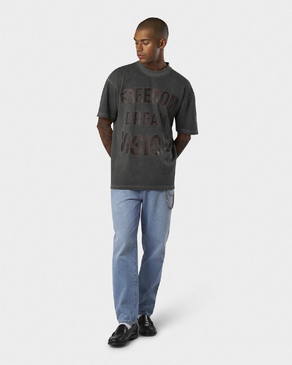 Vision Of Super COLD WASH T-SHIRT WITH FREEDOM PRINT ON FRONT AND METAL LABEL In Linea