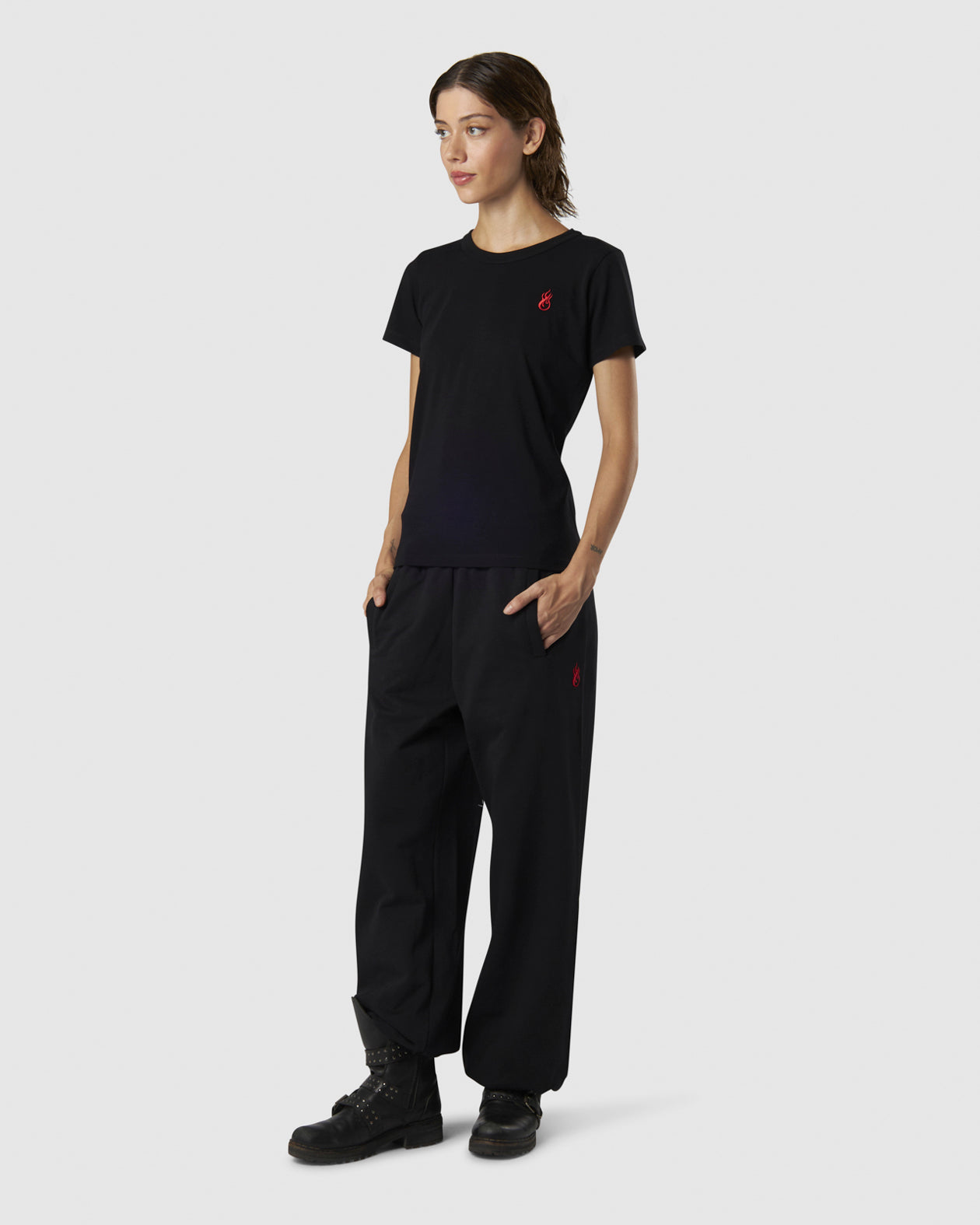 Vision Of Super BLACK T-SHIRT WITH EMBROIDERED FLAME LOGO ON FRONT AND PRINTED LOGO ON BACK Promozione