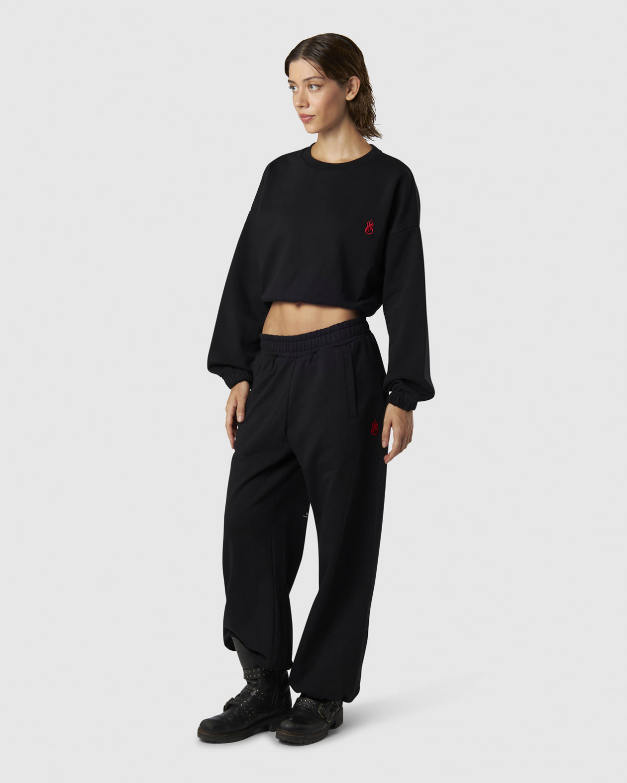 Vision Of Super BLACK CROP CREWNECK WITH EMBROIDERED FLAME LOGO ON FRONT AND PRINTED LOGO ON BACK Fino Al -60%
